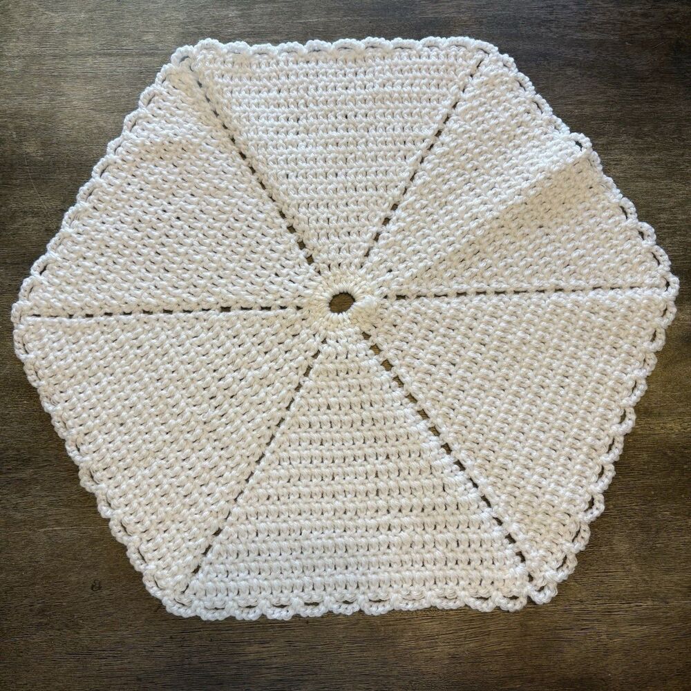 Doily Knit Crochet Pinwheel Centerpiece White Mini Christmas Tree Skirt